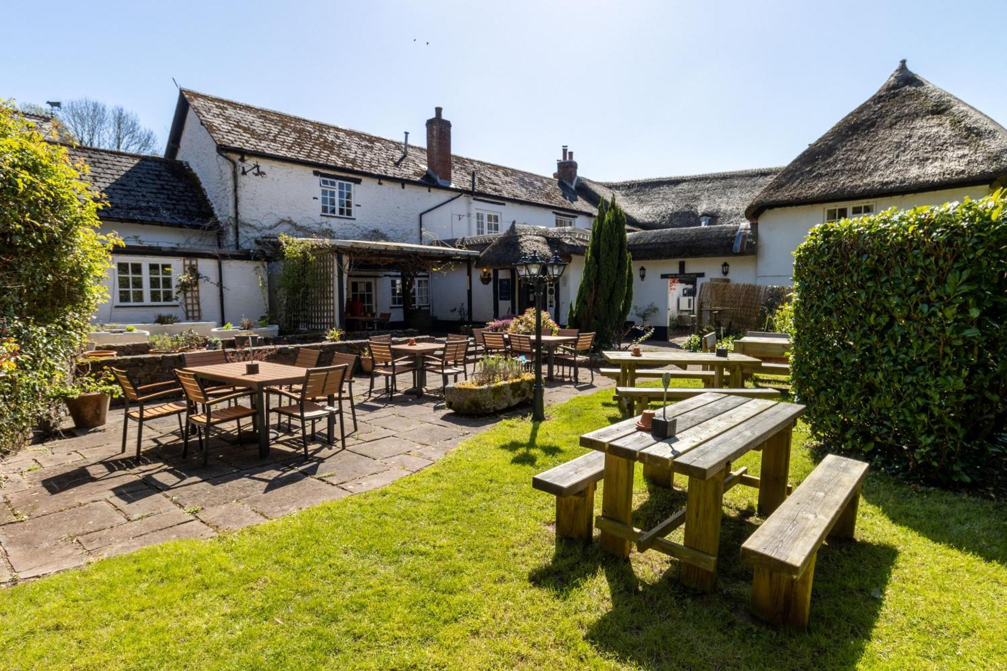 New Inn Crediton Extérieur photo